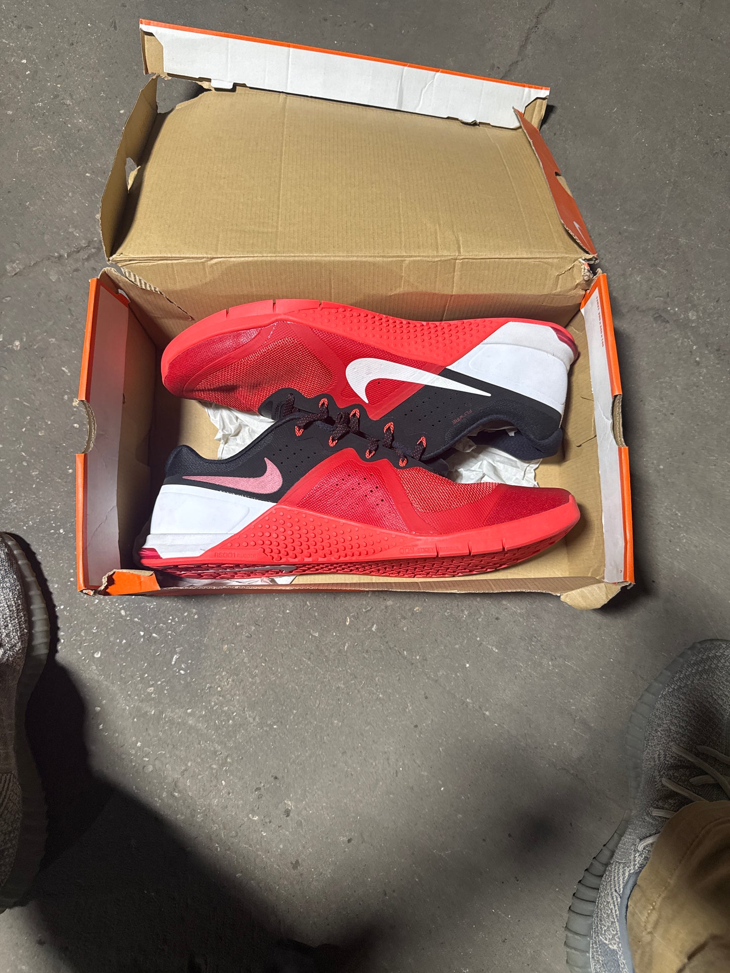 Nike Macon 2 size 18