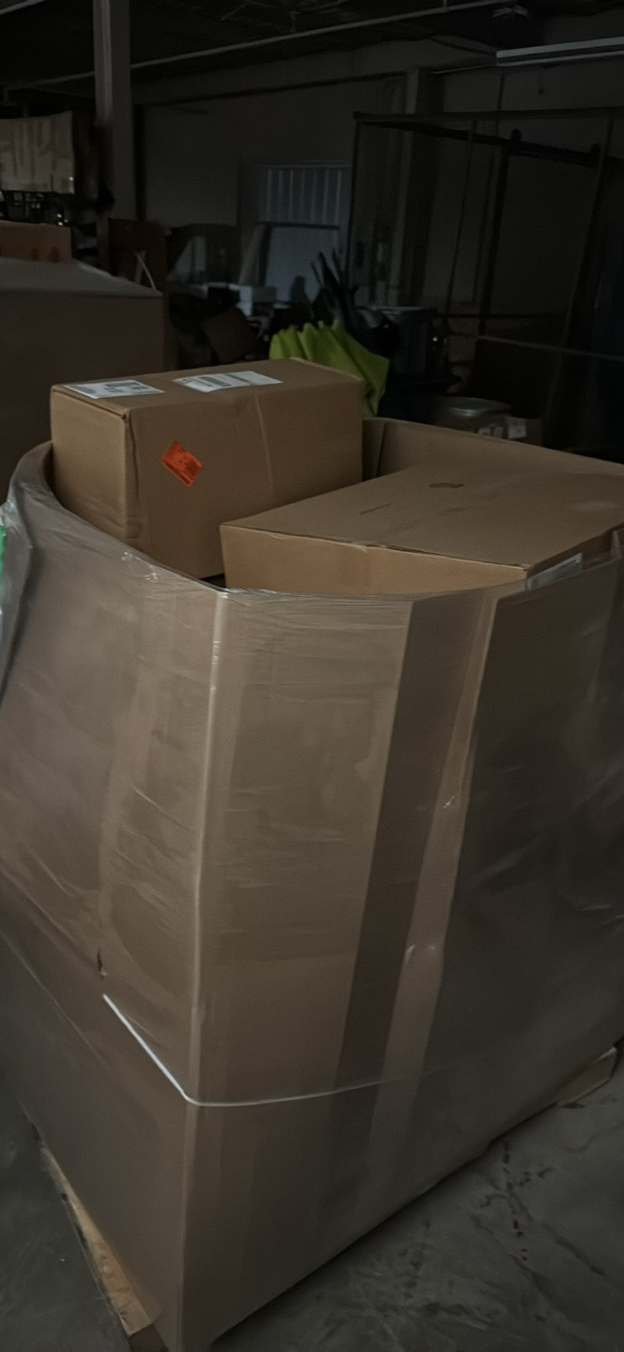 Outdoor seasonal & home, kitchen appliances 22 pallets