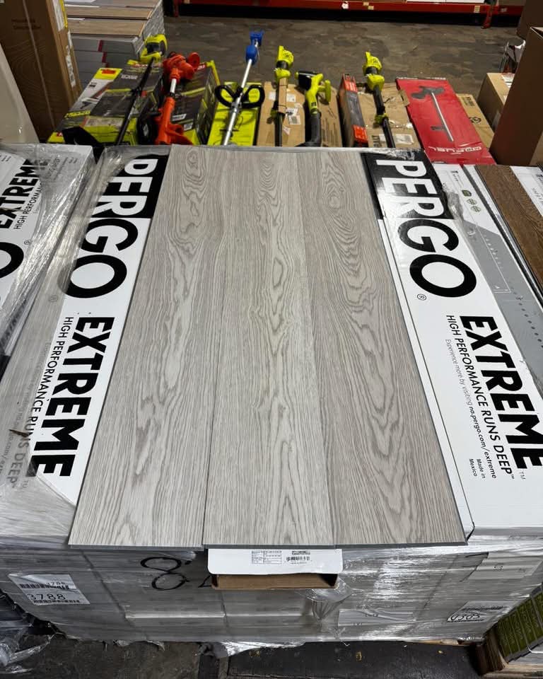Mohawk Pergo Extreme Rigid Bermuda