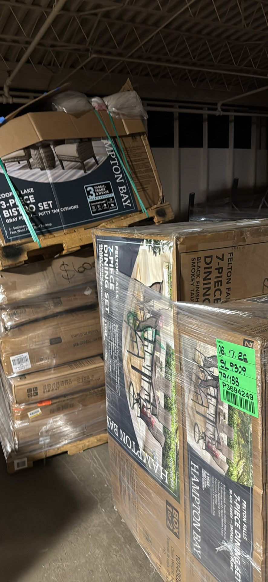 Outdoor seasonal & home, kitchen appliances 22 pallets