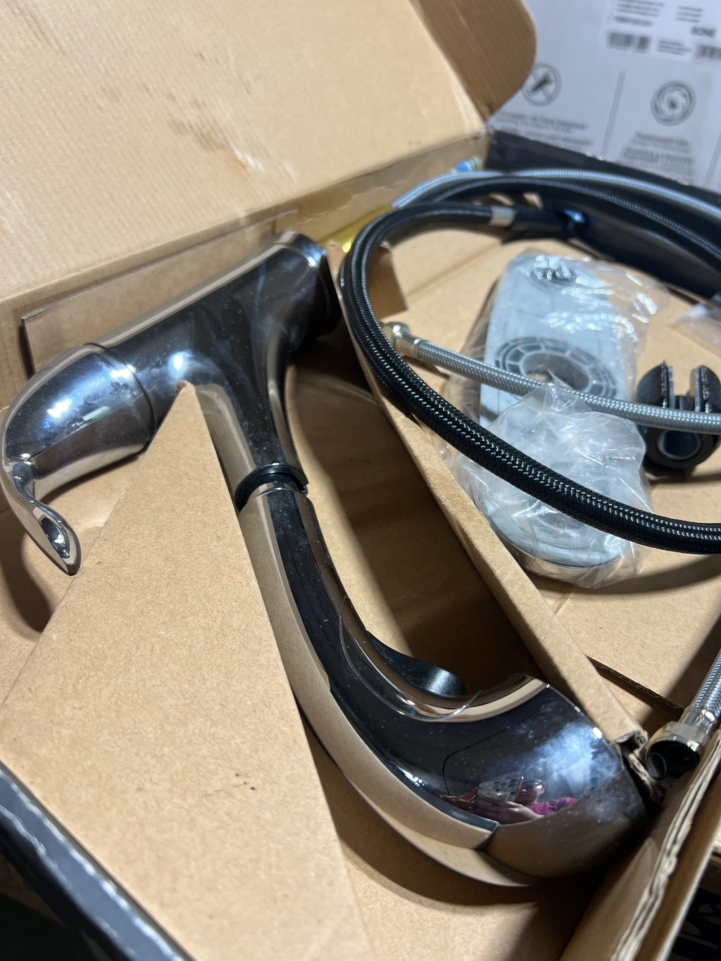 Pull out kitchen faucet