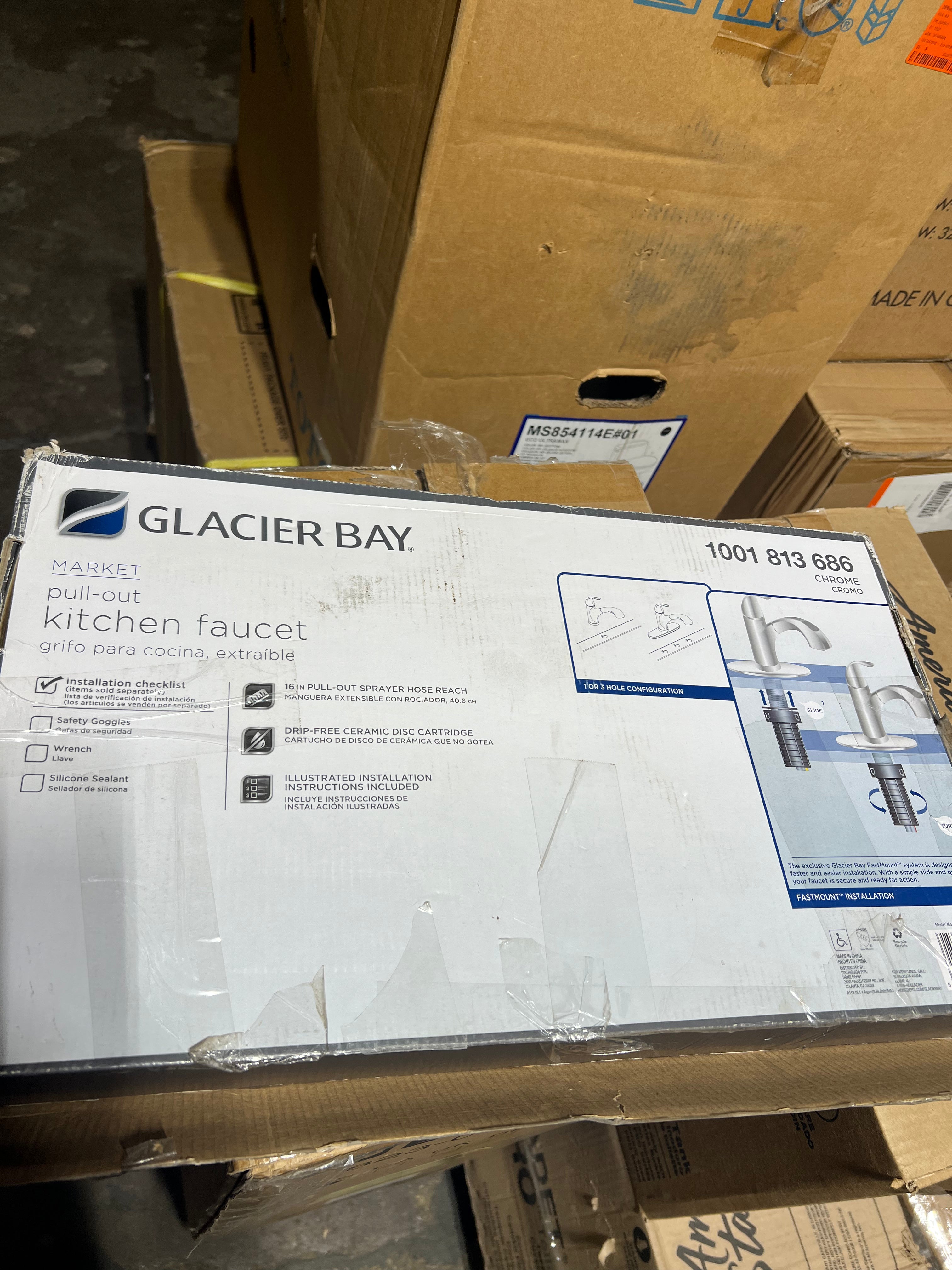 Pull out kitchen faucet