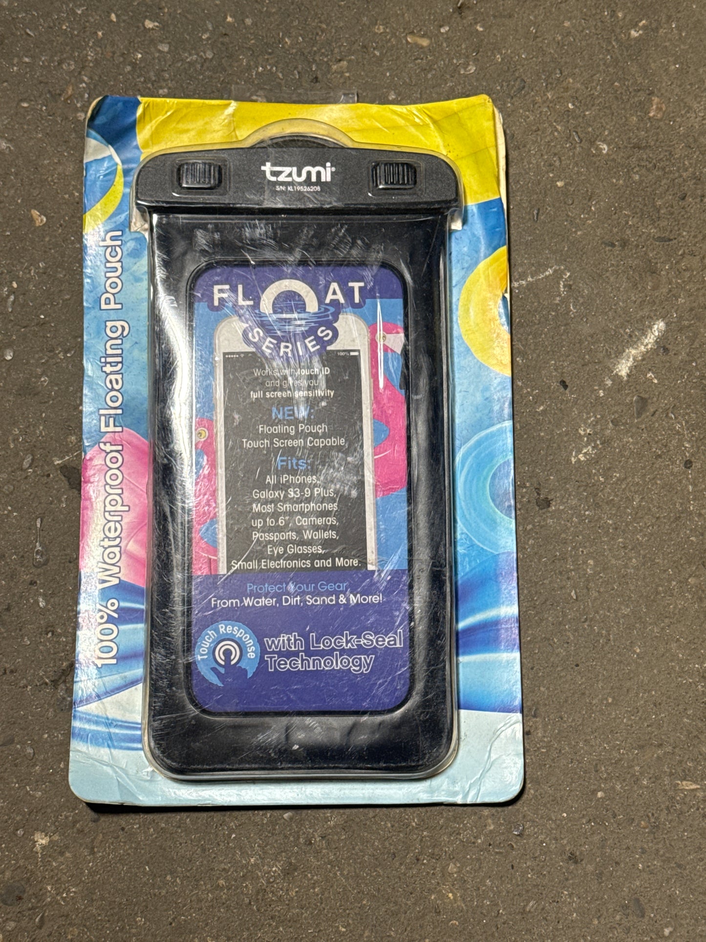 100% waterproof floating pouch